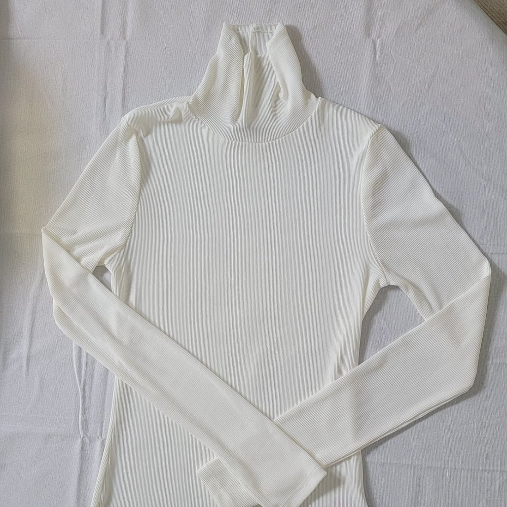 Mock Neck Women's LS tee - White